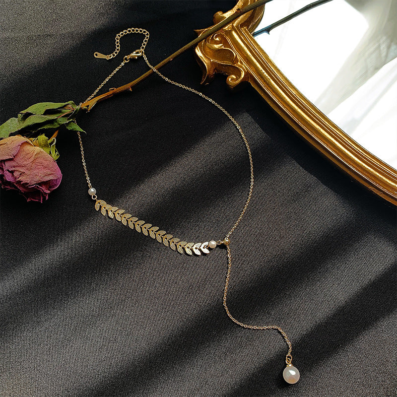 Minimalist Pearl Choker with Leaf Pendant Necklace